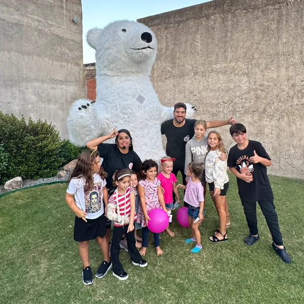 Botarga gigante en cumpleaños infantil